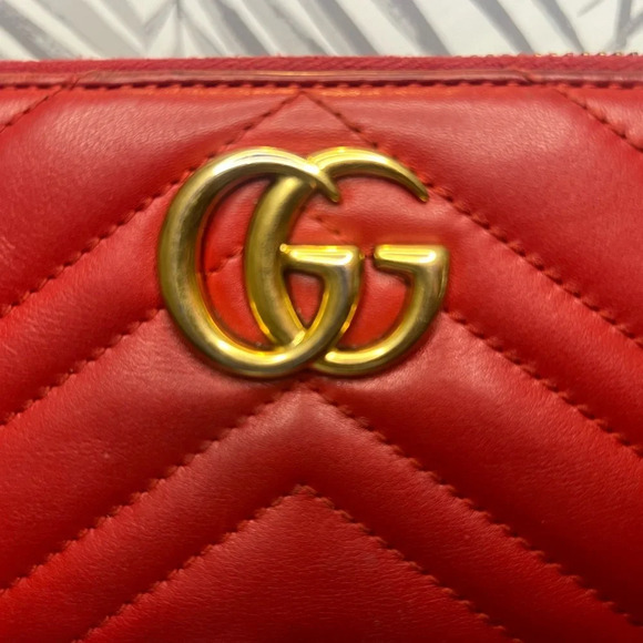 🔥 GUCCI
Calfskin GG Marmont Zip Around Wallet Hibiscus Red - Picture 2 of 14